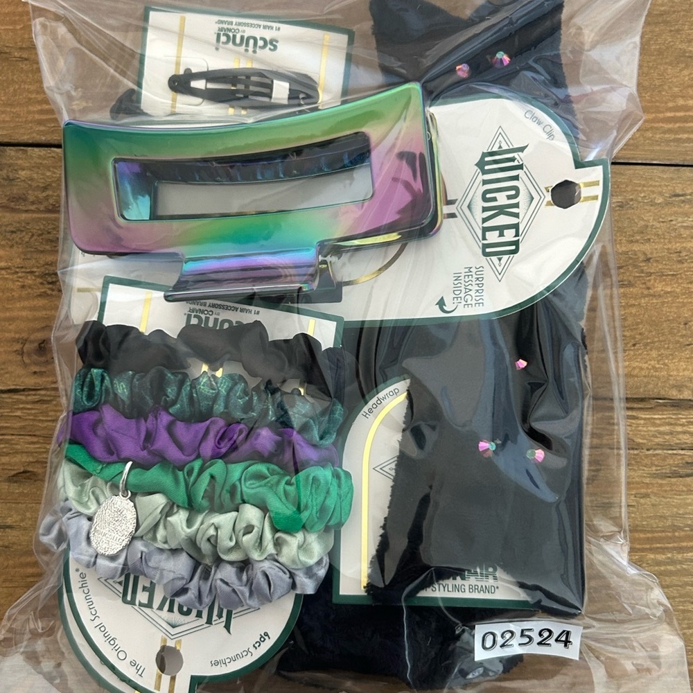 CONAIR WICKED Trademark Inspired 5 Piece Hair Accessories Set Black and Green - Picture 6 of 6